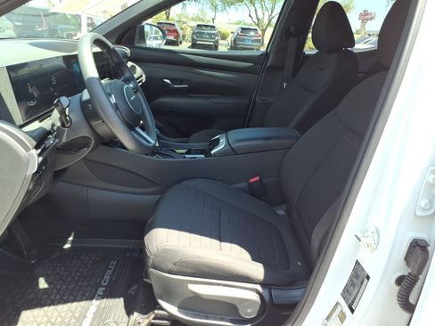 Certified 2025 Hyundai Santa Cruz SE FWD image 12