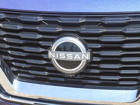 Used 2023 Nissan Rogue SL w/ SL Premium Package FWD image 7