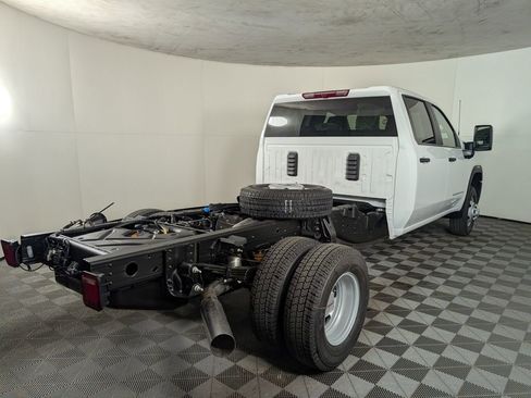 New 2026 GMC Sierra 3500 Pro w/ Convenience Package image 7