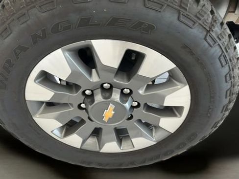 Used 2025 Chevrolet Silverado 2500 Custom w/ Custom Value Package AWD/4WD image 18
