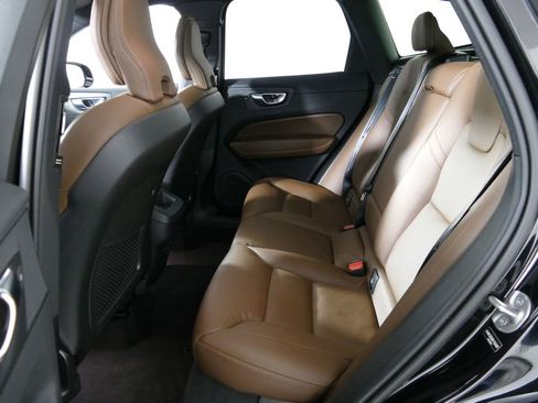 Used 2025 Volvo XC60 B5 Plus w/ Climate Package AWD/4WD image 5