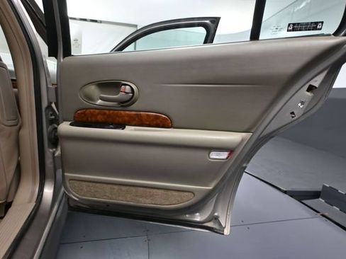 Used 2002 Buick Le Sabre Limited FWD image 42