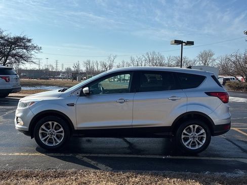 Used 2019 Ford Escape SE image 1