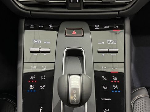 New 2026 Porsche Macan GTS image 44