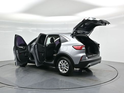 Used 2022 Ford Escape SE image 35