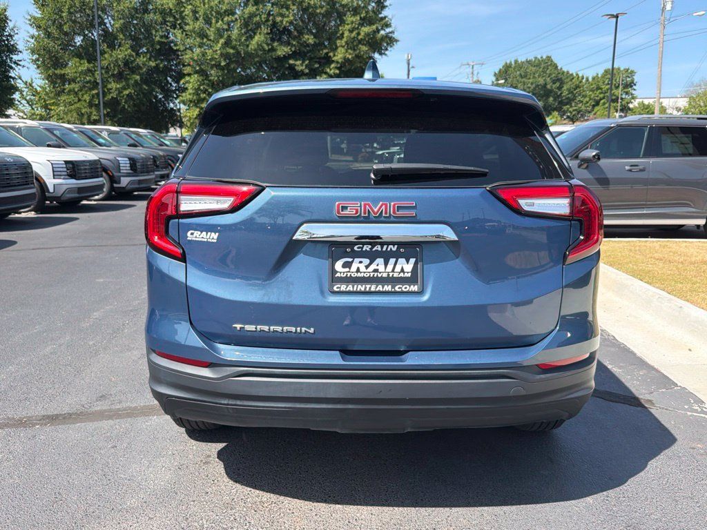 Used 2024 GMC Terrain SLE FWD image 7