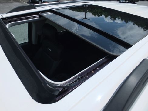 Used 2025 Ford Expedition Platinum AWD/4WD image 9