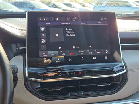 Certified 2022 Jeep Compass Limited image 28