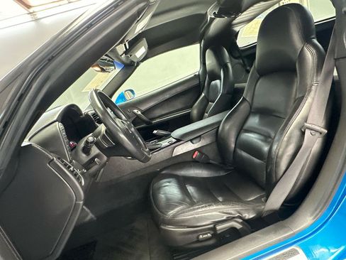 Used 2009 Chevrolet Corvette Coupe w/ Preferred Equipment Group RWD image 18