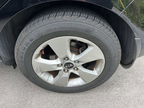 Used 2017 Kia Soul FWD image 8