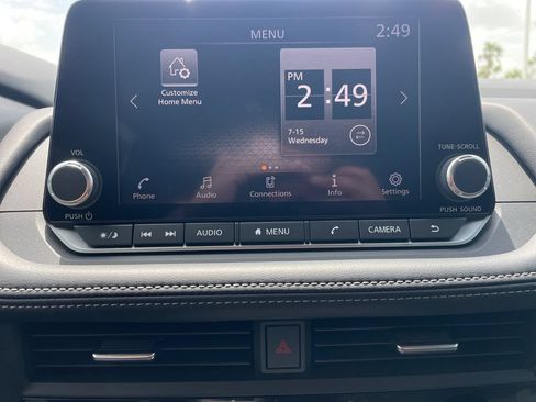 Certified 2025 Nissan Rogue SV FWD image 16