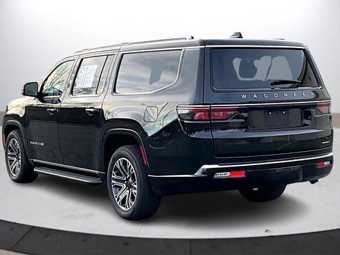 Certified 2024 Jeep Wagoneer L Series II w/ Flexible Seating Group image 7