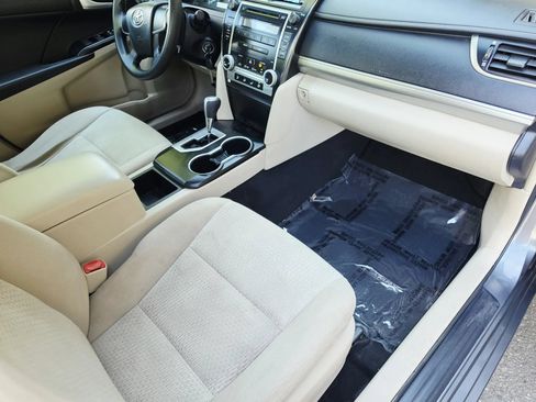 Used 2012 Toyota Camry FWD image 11