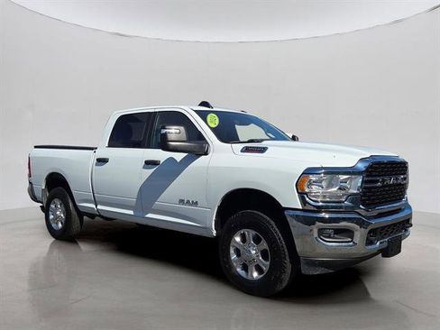 Used 2024 RAM 3500 Big Horn image 26