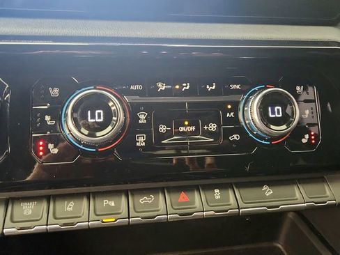 Certified 2024 GMC Sierra 2500 AT4 w/ AT4 Premium Plus Package AWD/4WD image 25