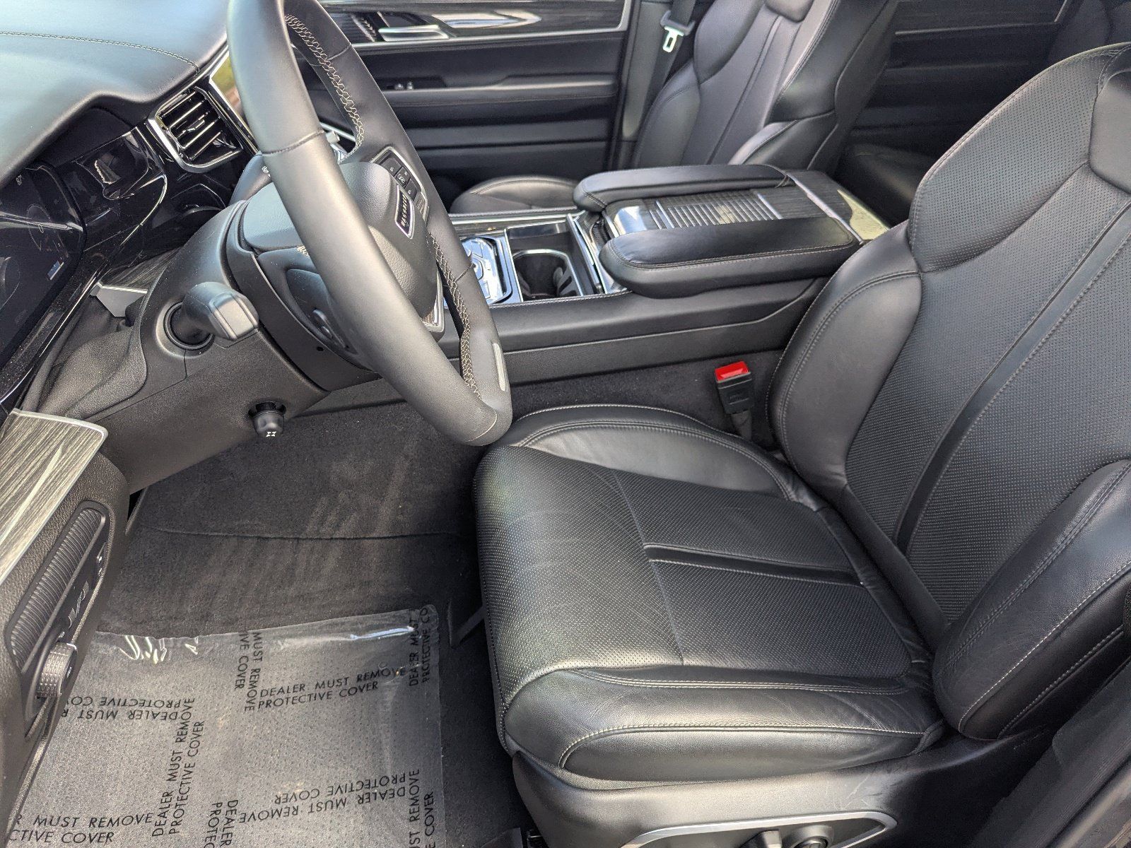 Used 2022 Jeep Wagoneer Series III w/ Premium Group I AWD/4WD image 18
