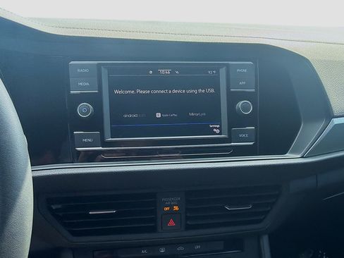 Used 2022 Volkswagen Jetta Sport FWD image 12