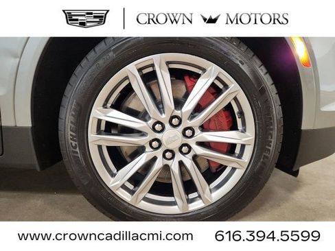Used 2024 Cadillac XT5 Sportv AWD/4WD image 36