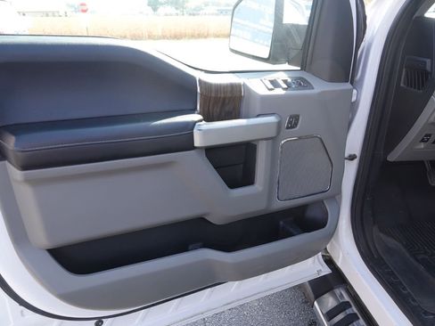 Used 2018 Ford F150 Lariat image 7