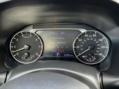 Used 2025 Nissan Altima 2.5 SV image 13