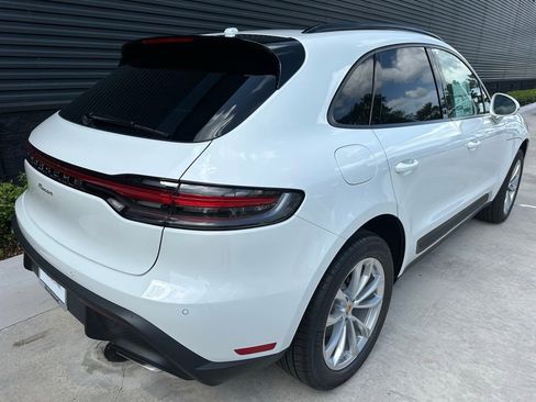 Certified 2025 Porsche Macan image 9