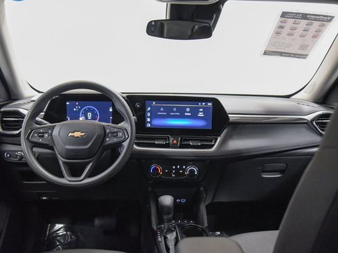 Used 2025 Chevrolet TrailBlazer LT image 26