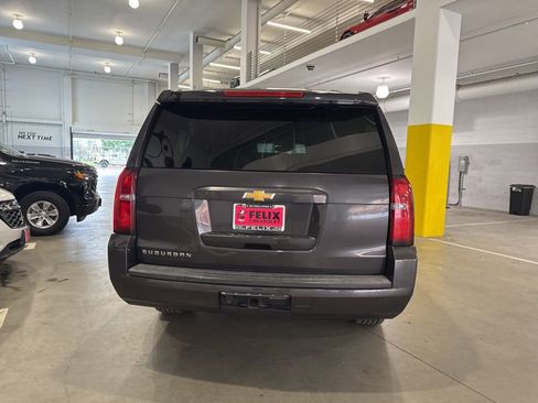 Used 2016 Chevrolet Suburban LT image 6