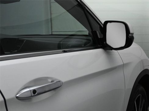 Used 2024 Cadillac XT4 Sport image 9