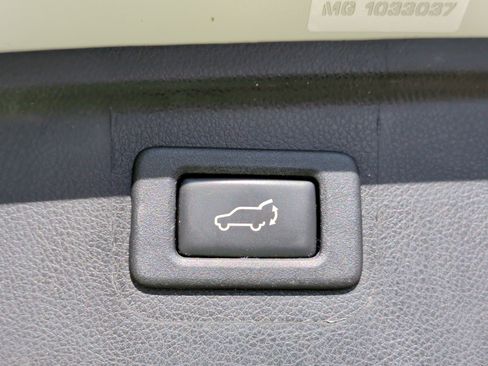 Used 2017 Subaru Outback 3.6R Touring w/ Popular Package #5A image 32