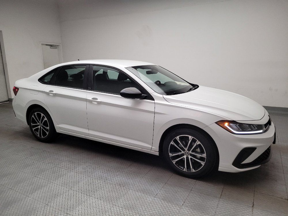 Used 2025 Volkswagen Jetta Sport FWD image 11