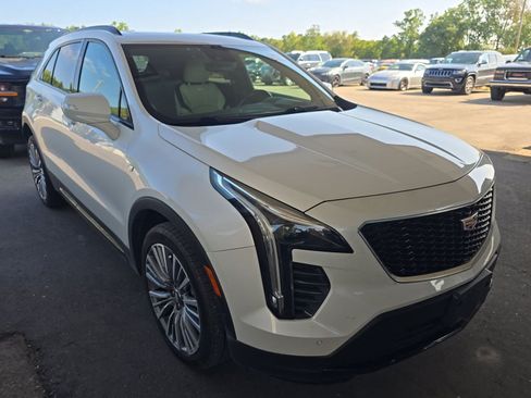 Used 2022 Cadillac XT4 Sport w/ Sun And Sound Package AWD/4WD image 4