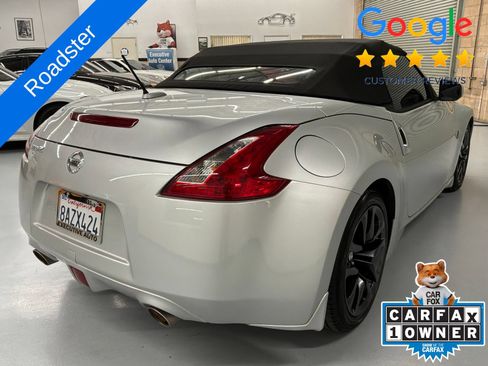Used 2015 Nissan 370Z Roadster RWD image 13