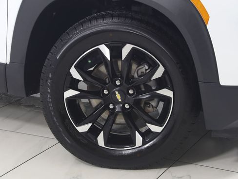 Used 2023 Chevrolet TrailBlazer LT AWD/4WD image 14