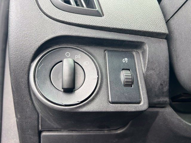 Used 2010 Ford Focus SE FWD image 10