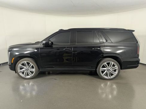 Used 2025 Cadillac Escalade Sport Platinum w/ LPO, Floor Liner Package AWD/4WD image 3