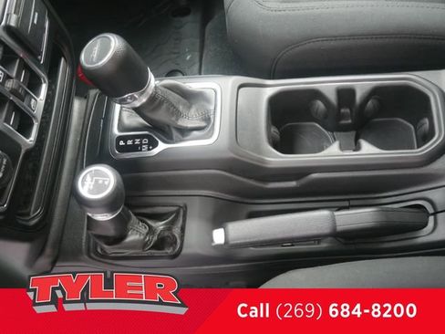 Certified 2022 Jeep Gladiator Sport AWD/4WD image 39