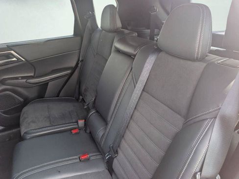 Used 2024 Mitsubishi Outlander SE AWD/4WD image 23