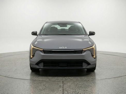 Used 2025 Kia K4 FWD image 2