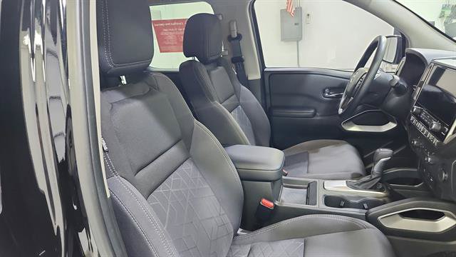 Certified 2025 Nissan Frontier SV RWD image 28