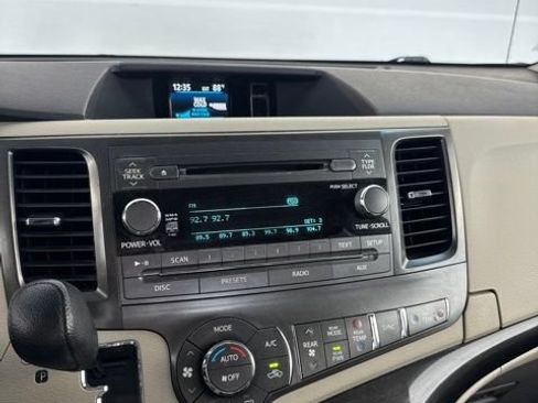 Used 2014 Toyota Sienna LE FWD image 8