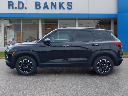 Used 2023 Chevrolet TrailBlazer LT w/ Convenience Package AWD/4WD image 2