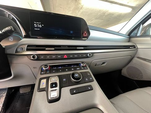 Used 2025 Hyundai Palisade SEL FWD image 17