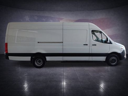 Used 2020 Mercedes-Benz Sprinter 3500 image 6