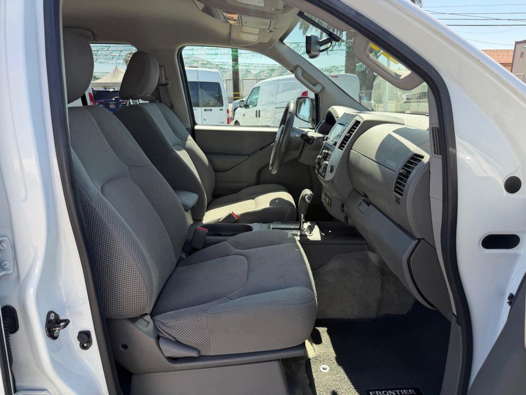 Used 2016 Nissan Frontier SV w/ SV Value Truck Package RWD image 21