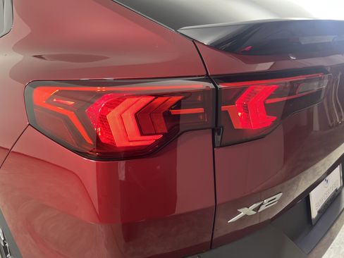 Certified 2025 BMW X2 xDrive28i w/ Convenience Package image 27