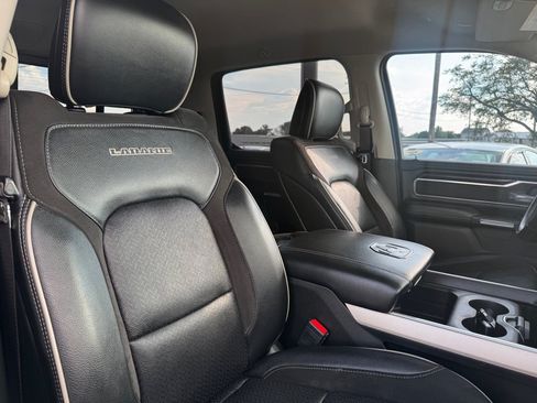 Used 2022 RAM 1500 Laramie AWD/4WD image 16