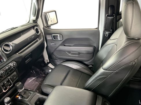 Used 2023 Jeep Wrangler Unlimited Sahara image 23