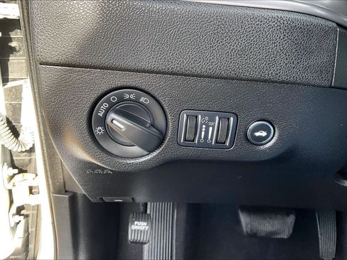 Used 2023 Dodge Charger SXT image 32