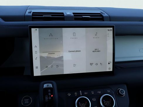 New 2025 Land Rover Defender 110 S AWD/4WD image 22
