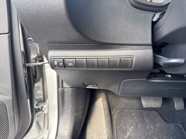Used 2025 Toyota Corolla LE FWD image 24